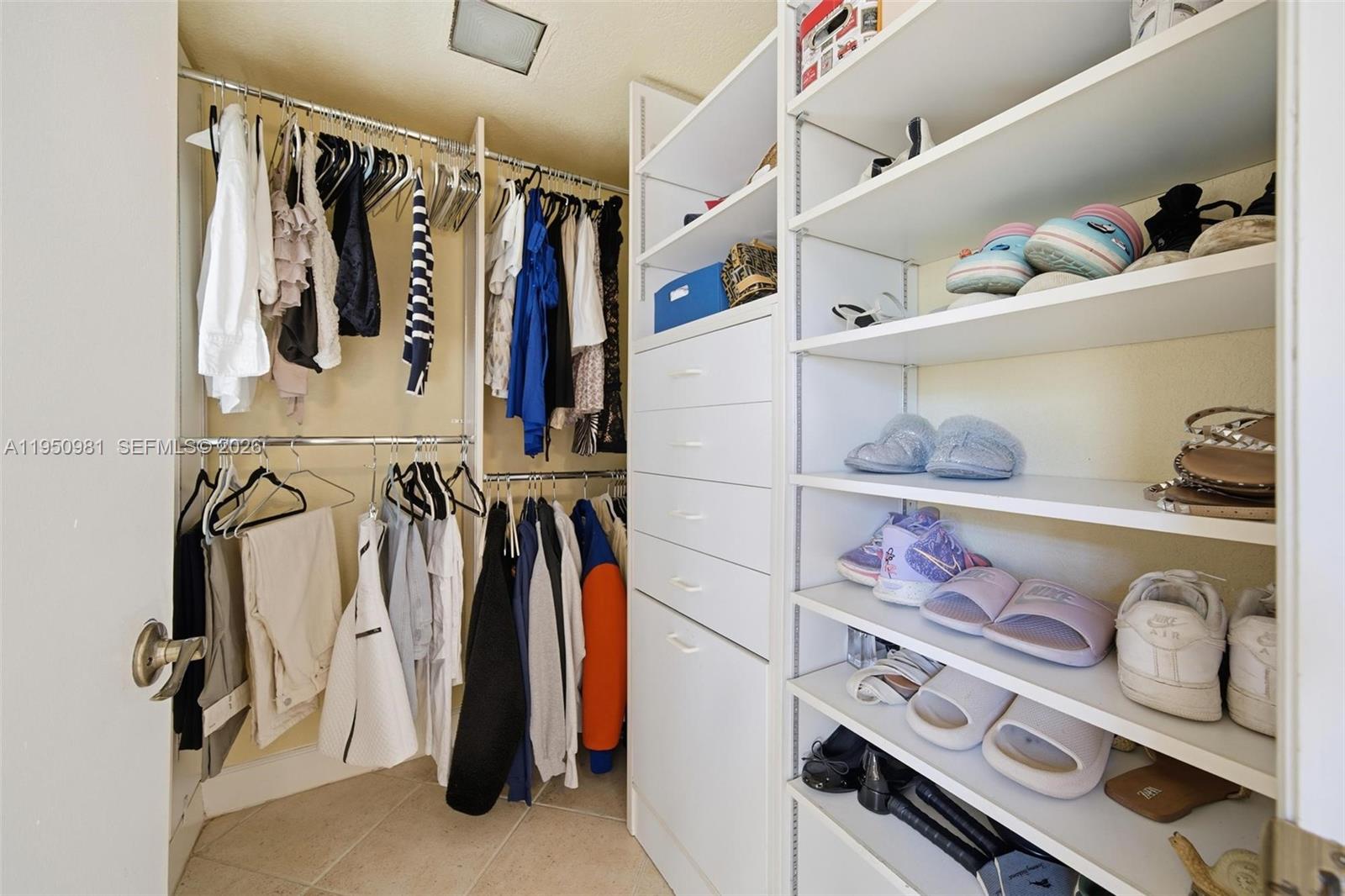 ROCK LAKE - Residential