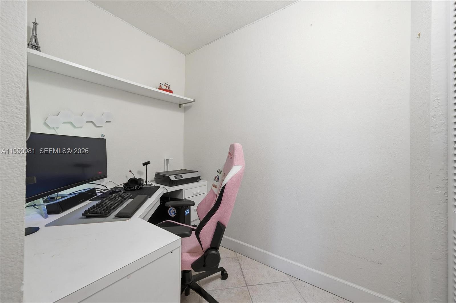 ROCK LAKE - Residential