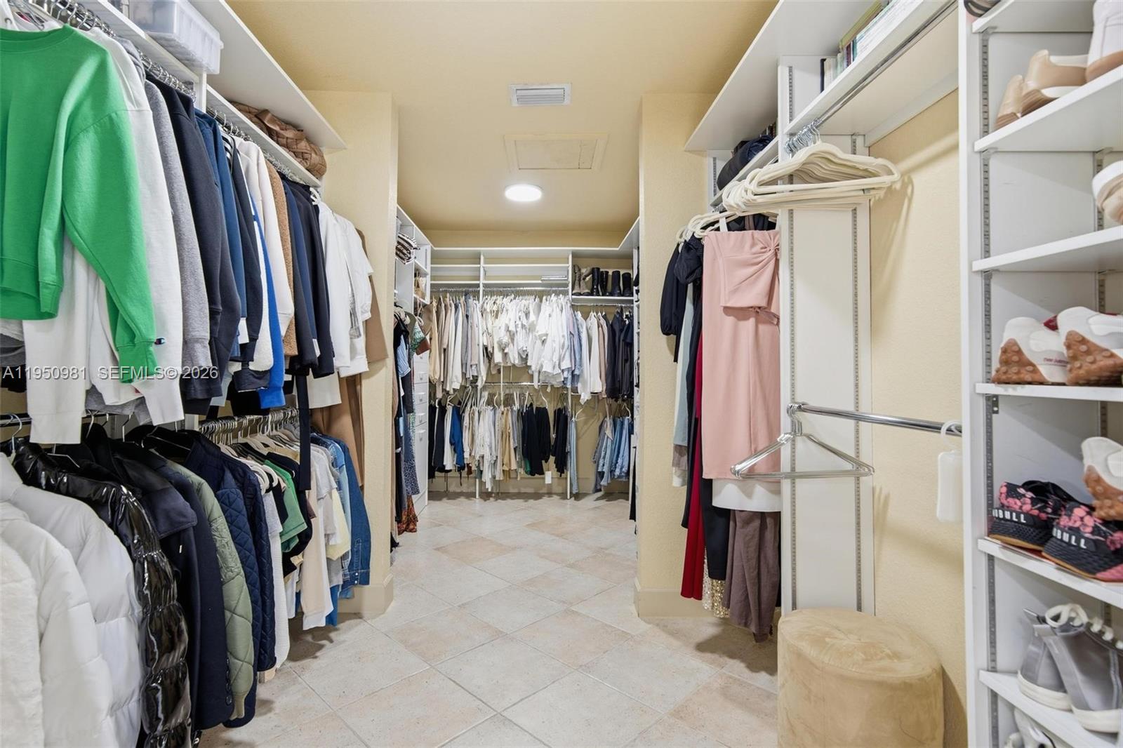 ROCK LAKE - Residential