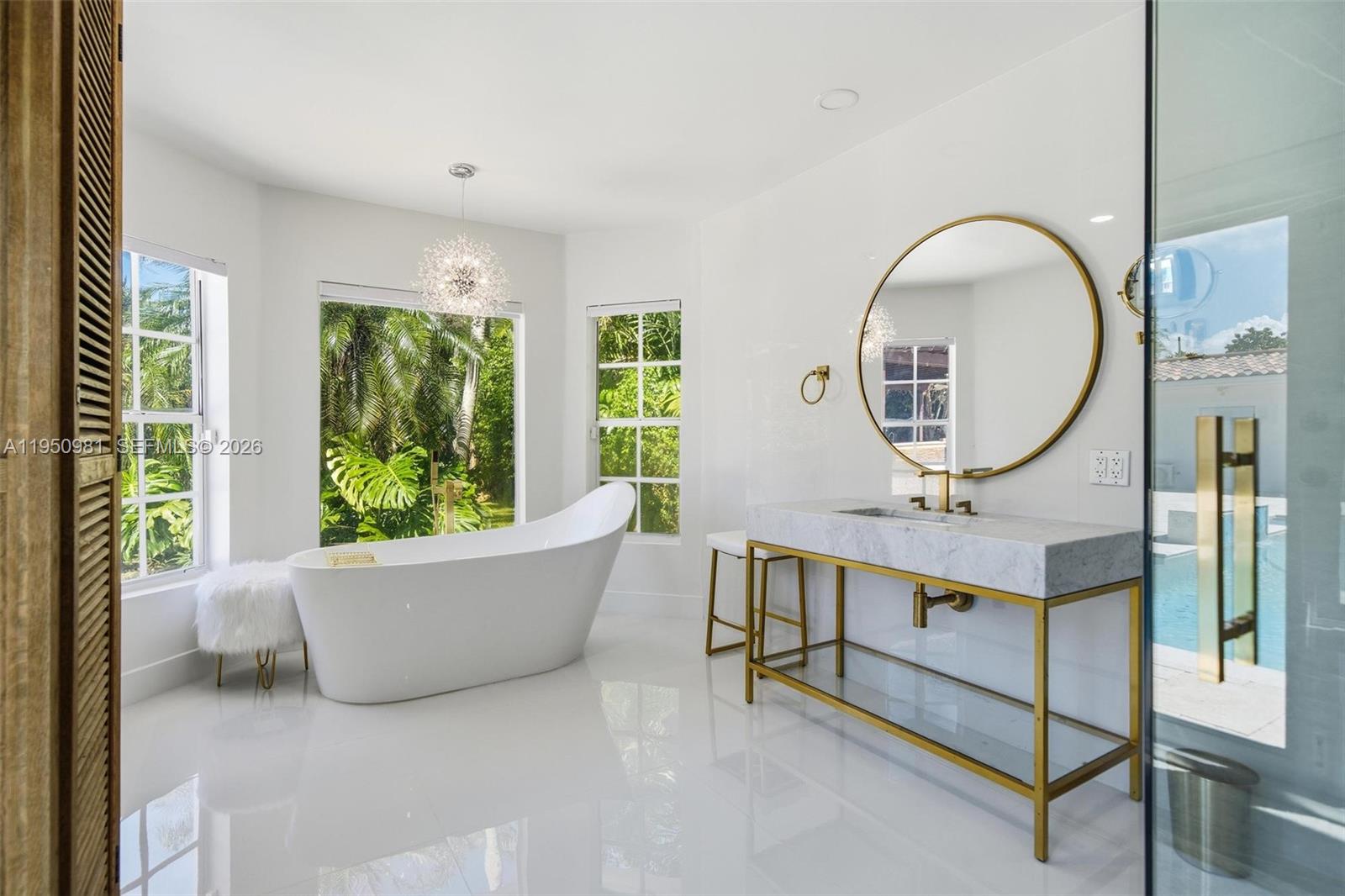 ROCK LAKE - Residential