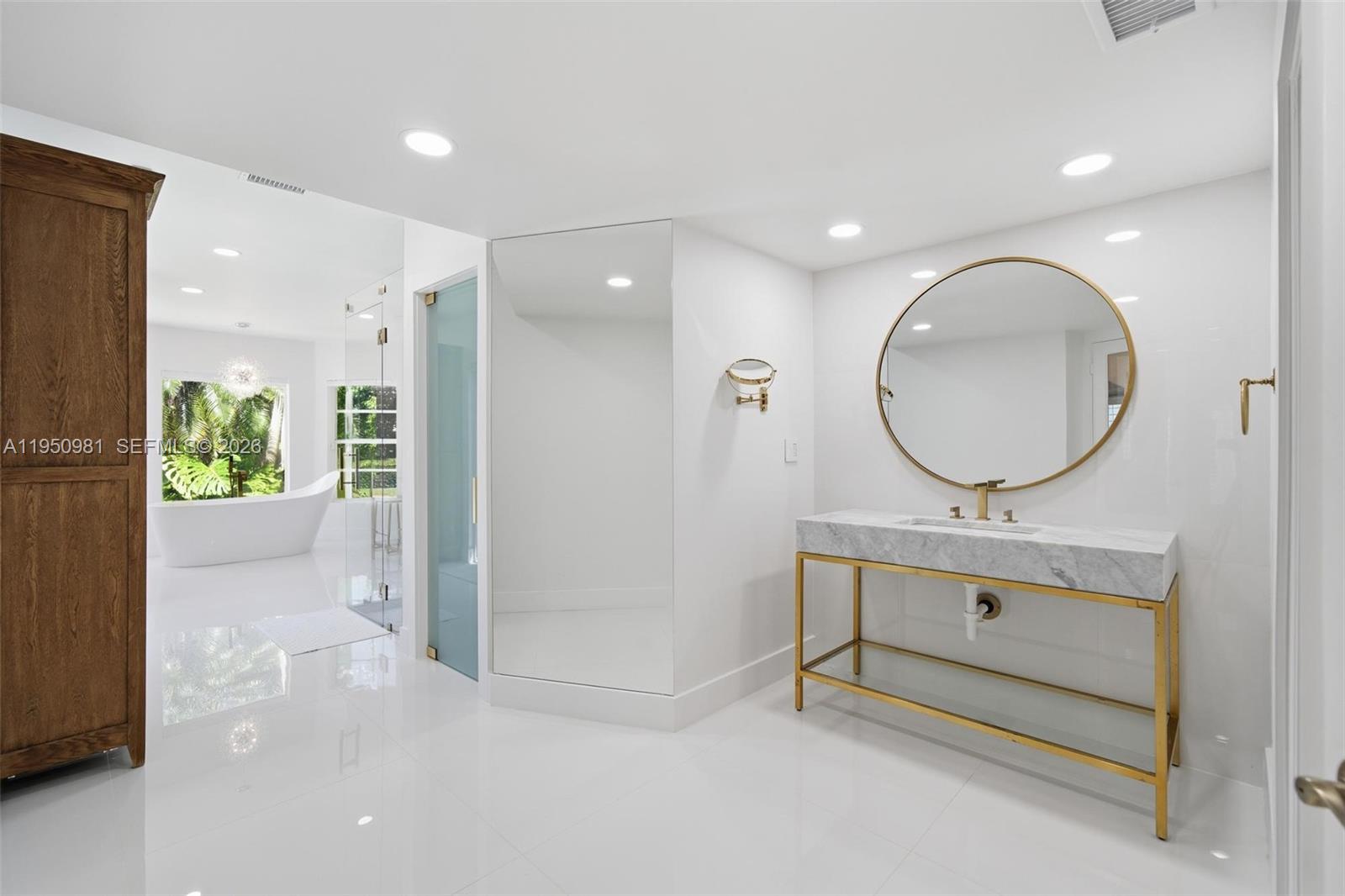 ROCK LAKE - Residential