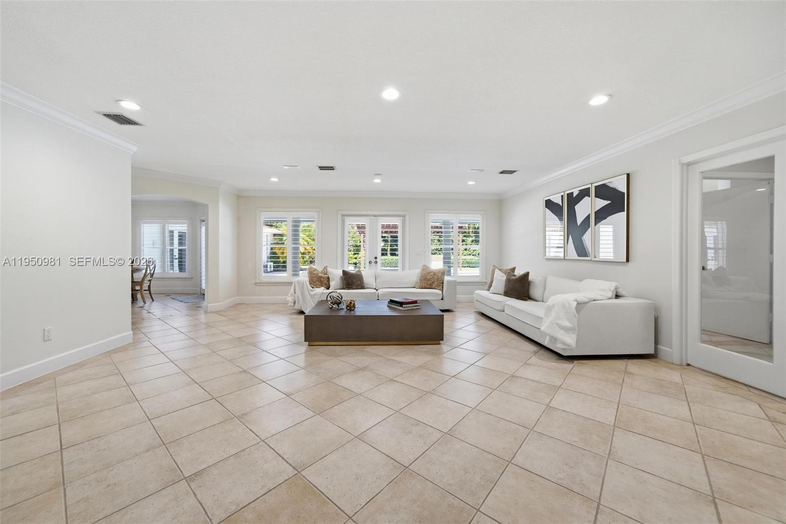 ROCK LAKE - Residential