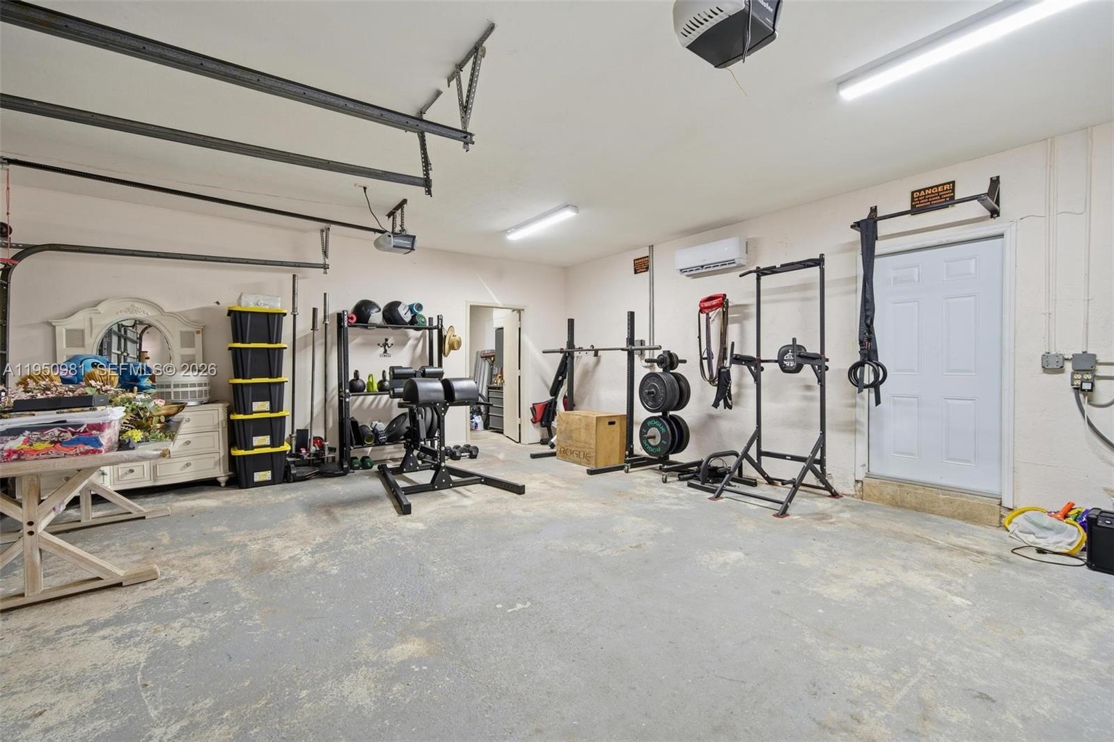 ROCK LAKE - Residential