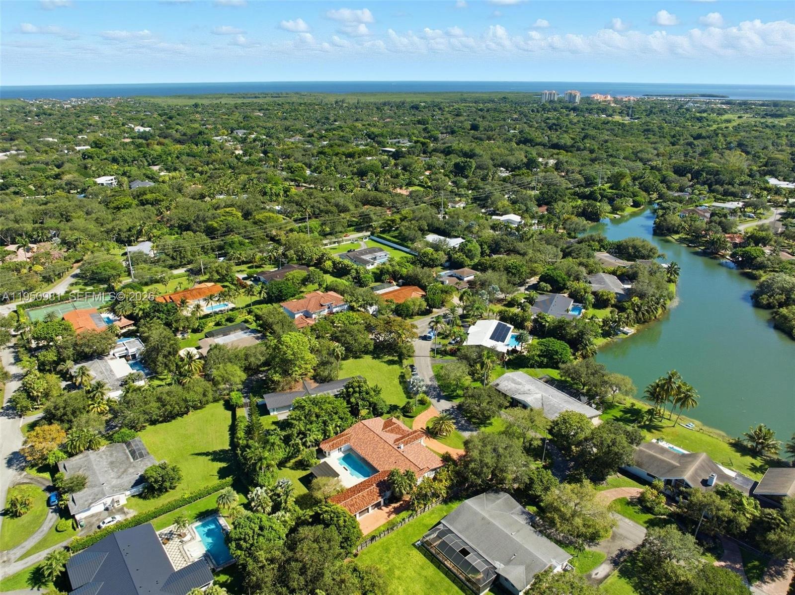 ROCK LAKE - Residential