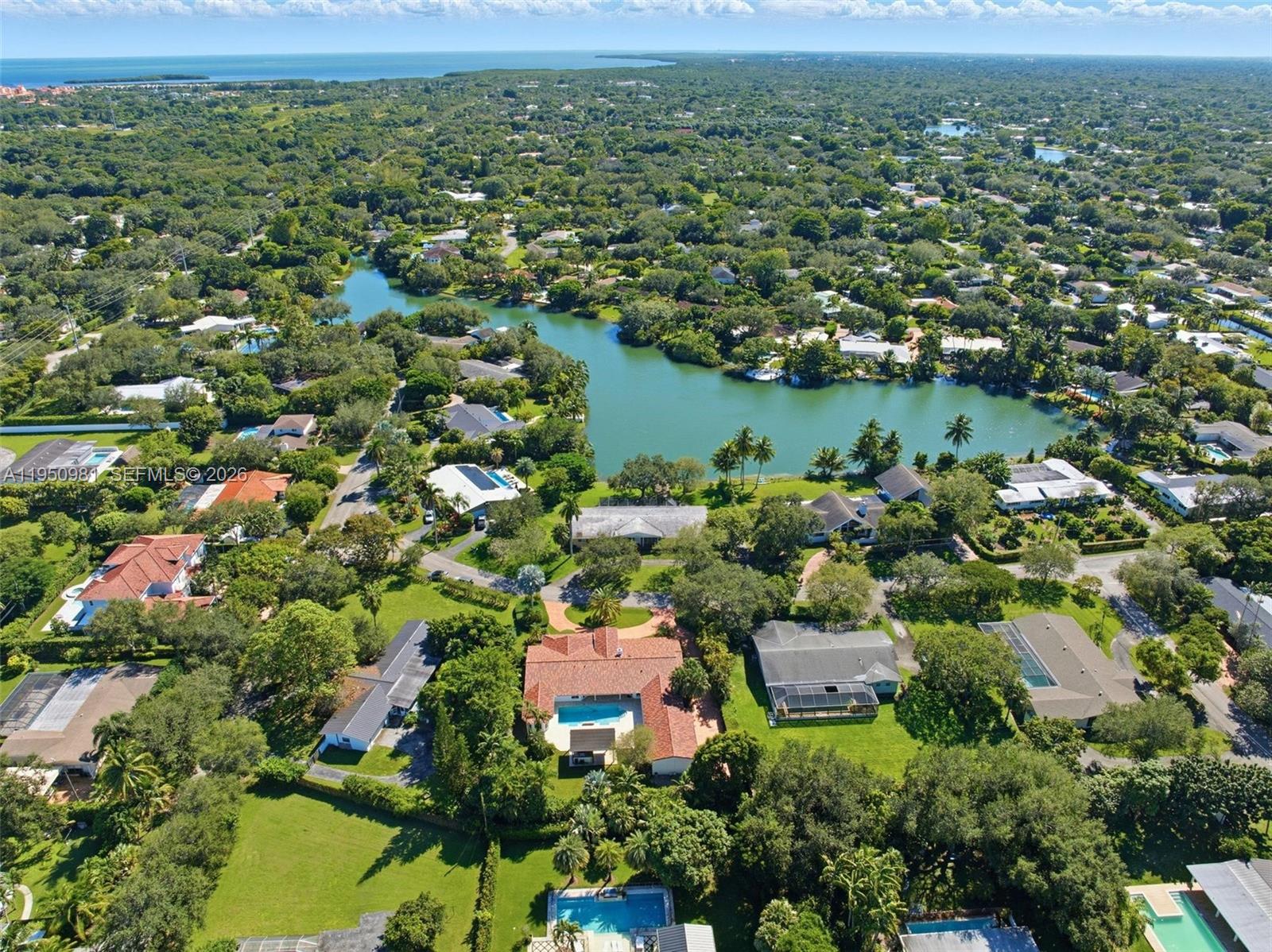 ROCK LAKE - Residential