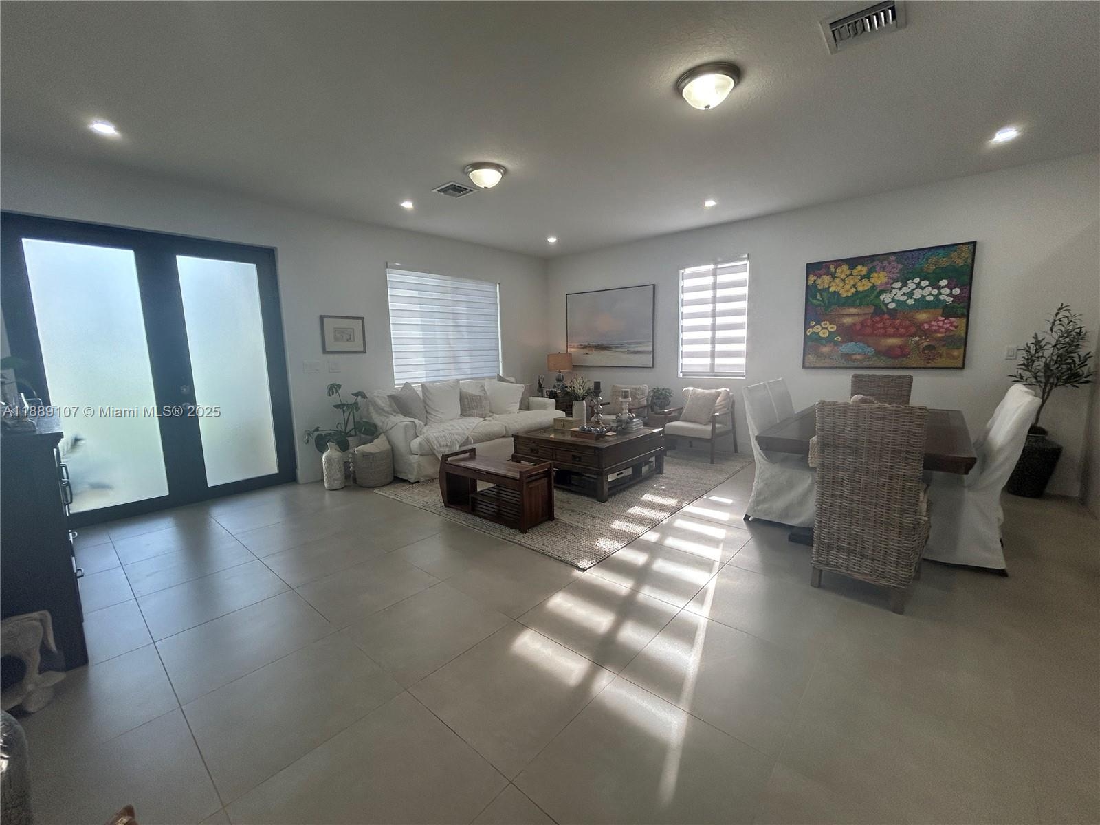 SOUTHERN COVE - Residential