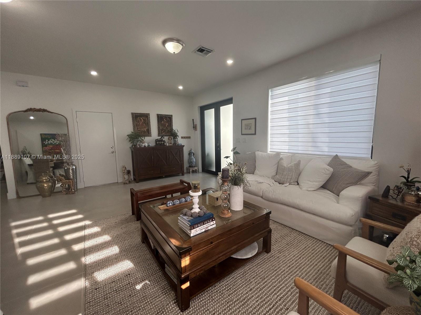 SOUTHERN COVE - Residential