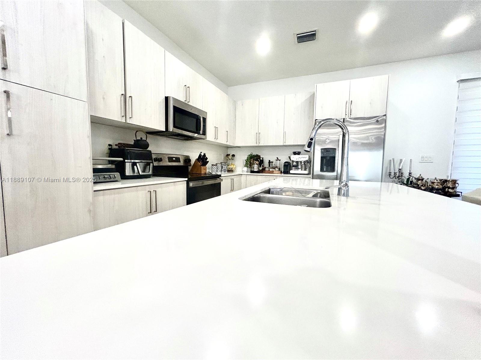 SOUTHERN COVE - Residential