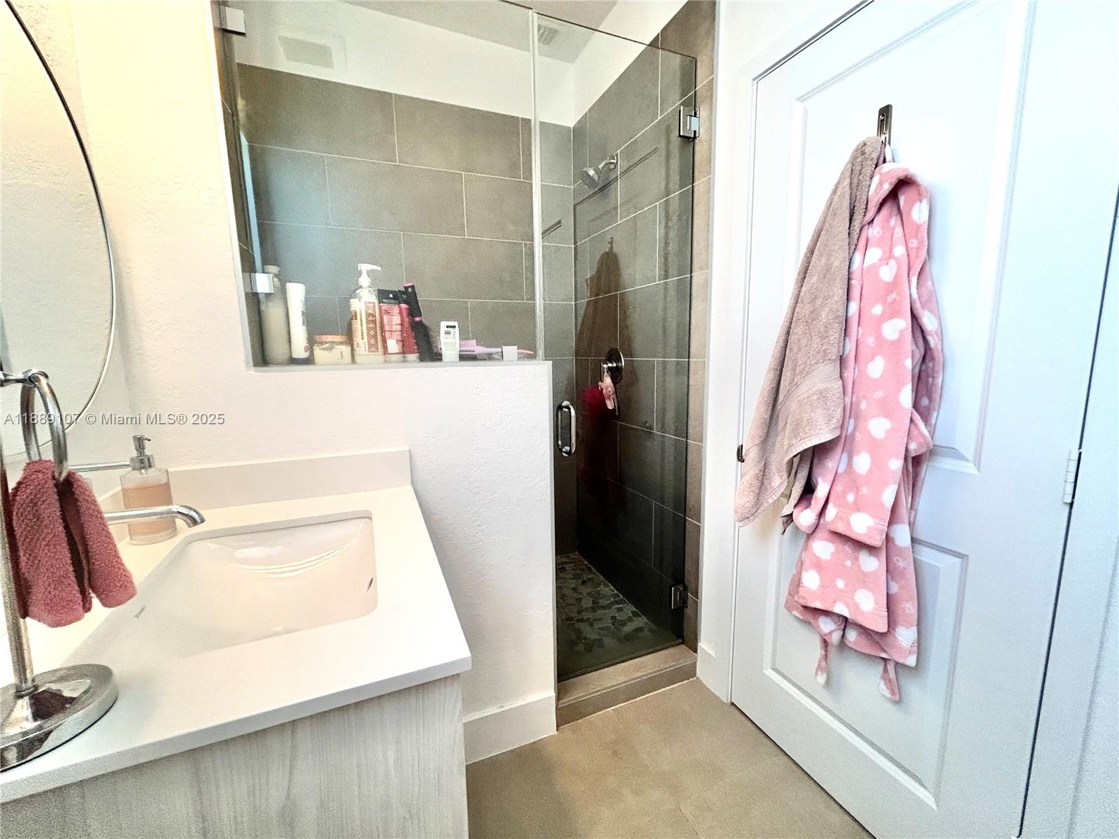 SOUTHERN COVE - Residential