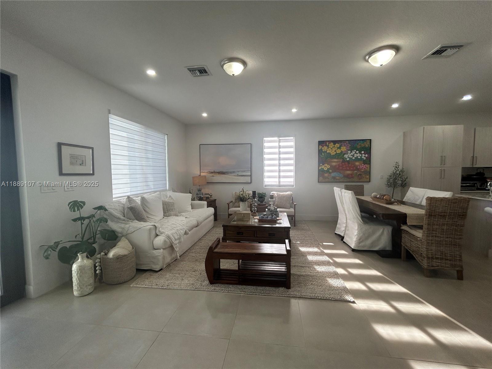 SOUTHERN COVE - Residential