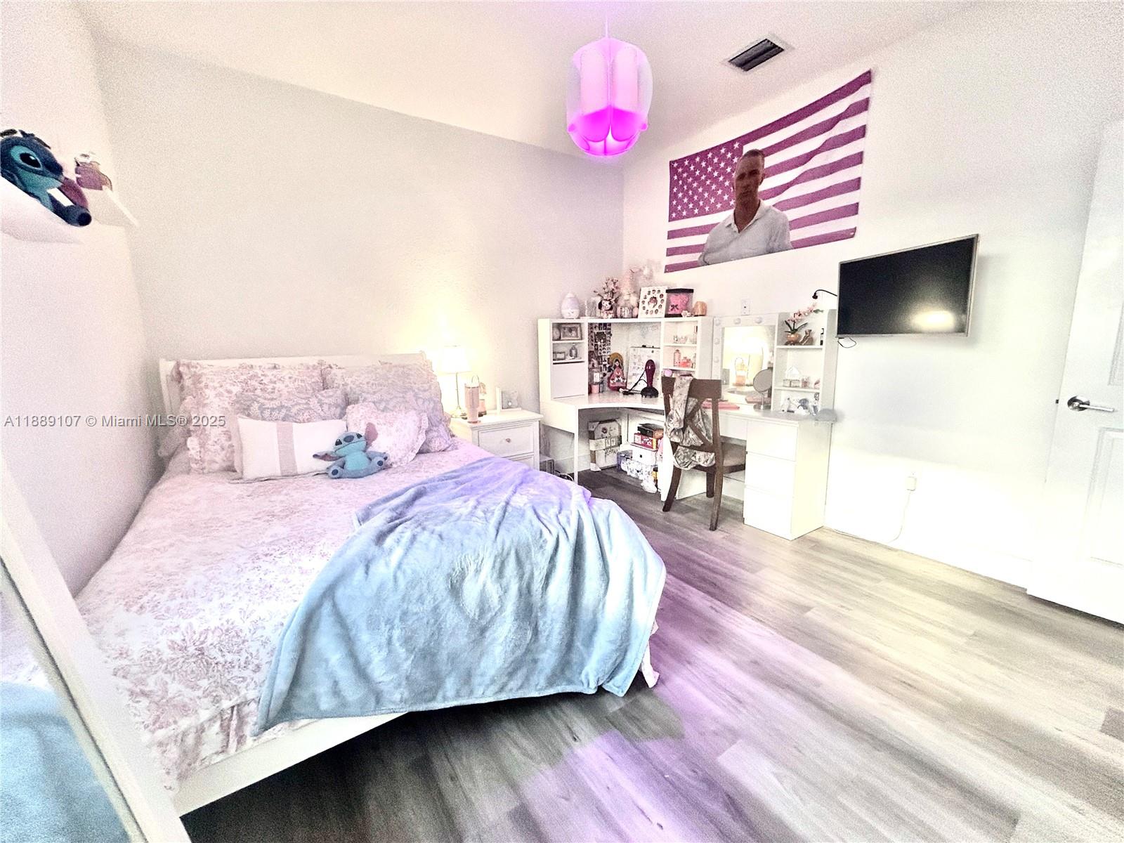 SOUTHERN COVE - Residential