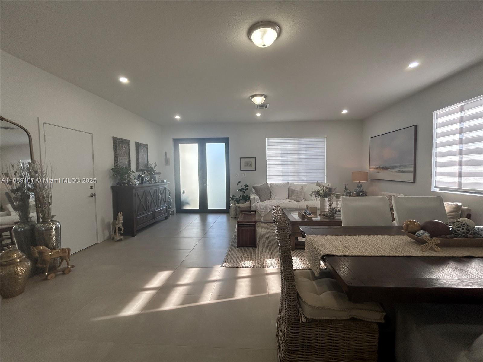 SOUTHERN COVE - Residential