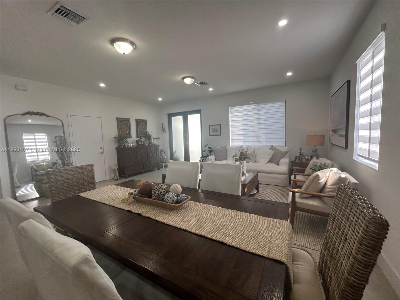 SOUTHERN COVE - Residential