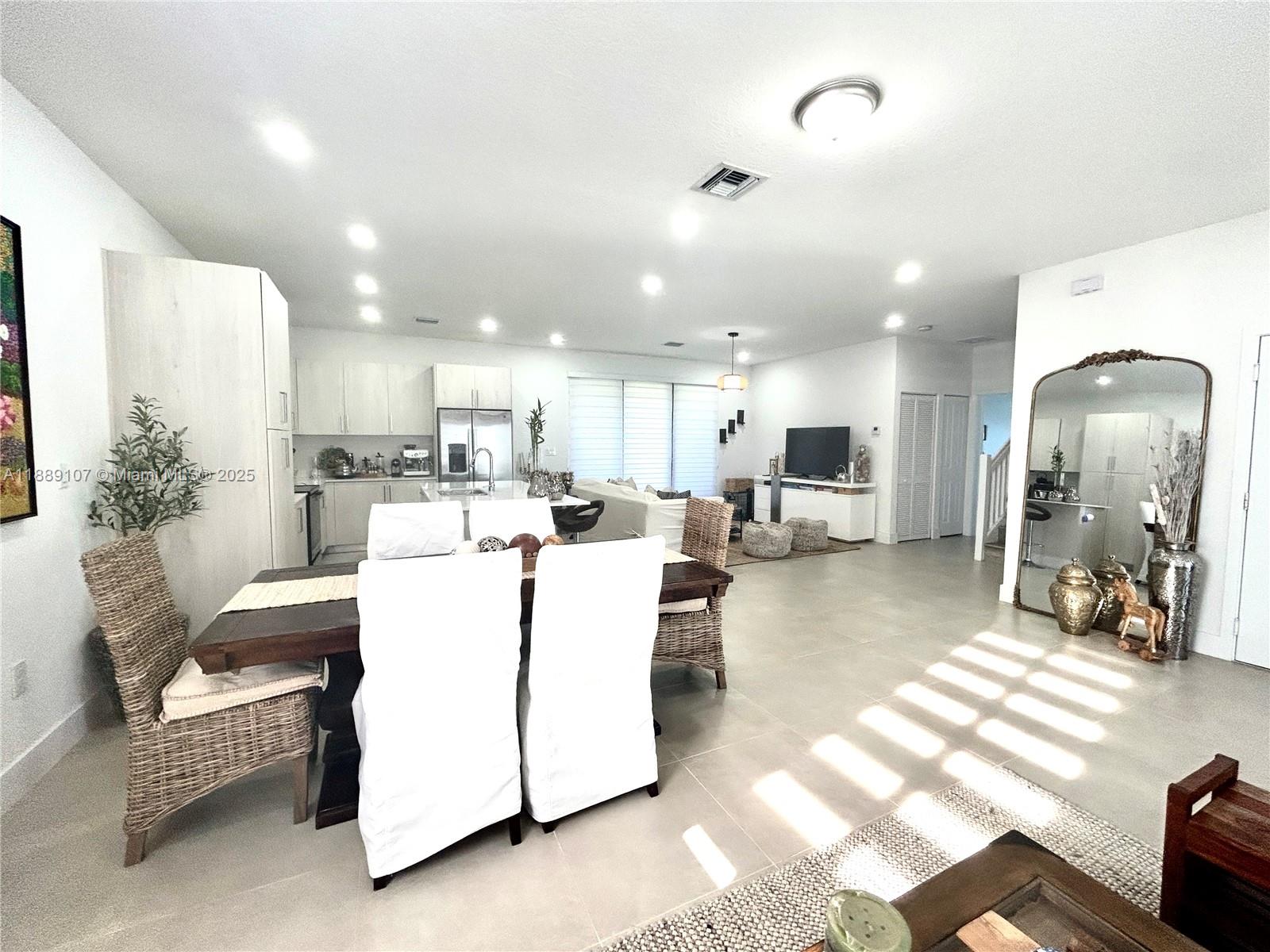 SOUTHERN COVE - Residential