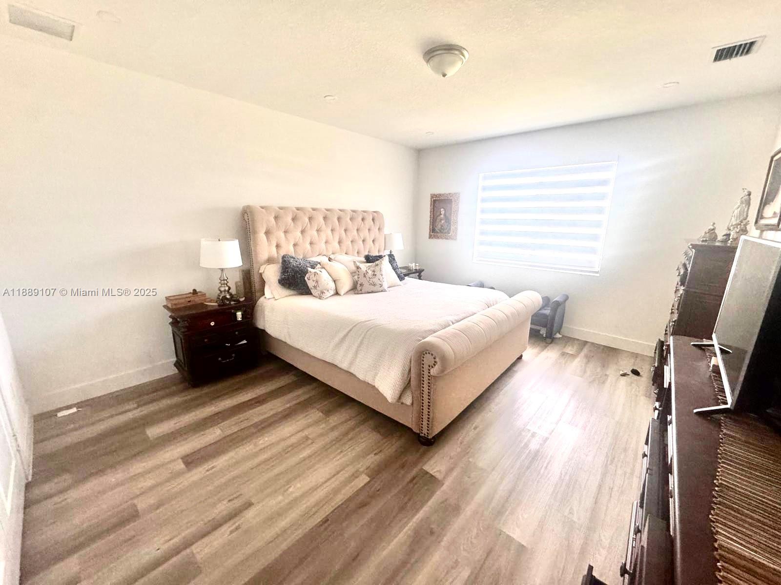 SOUTHERN COVE - Residential