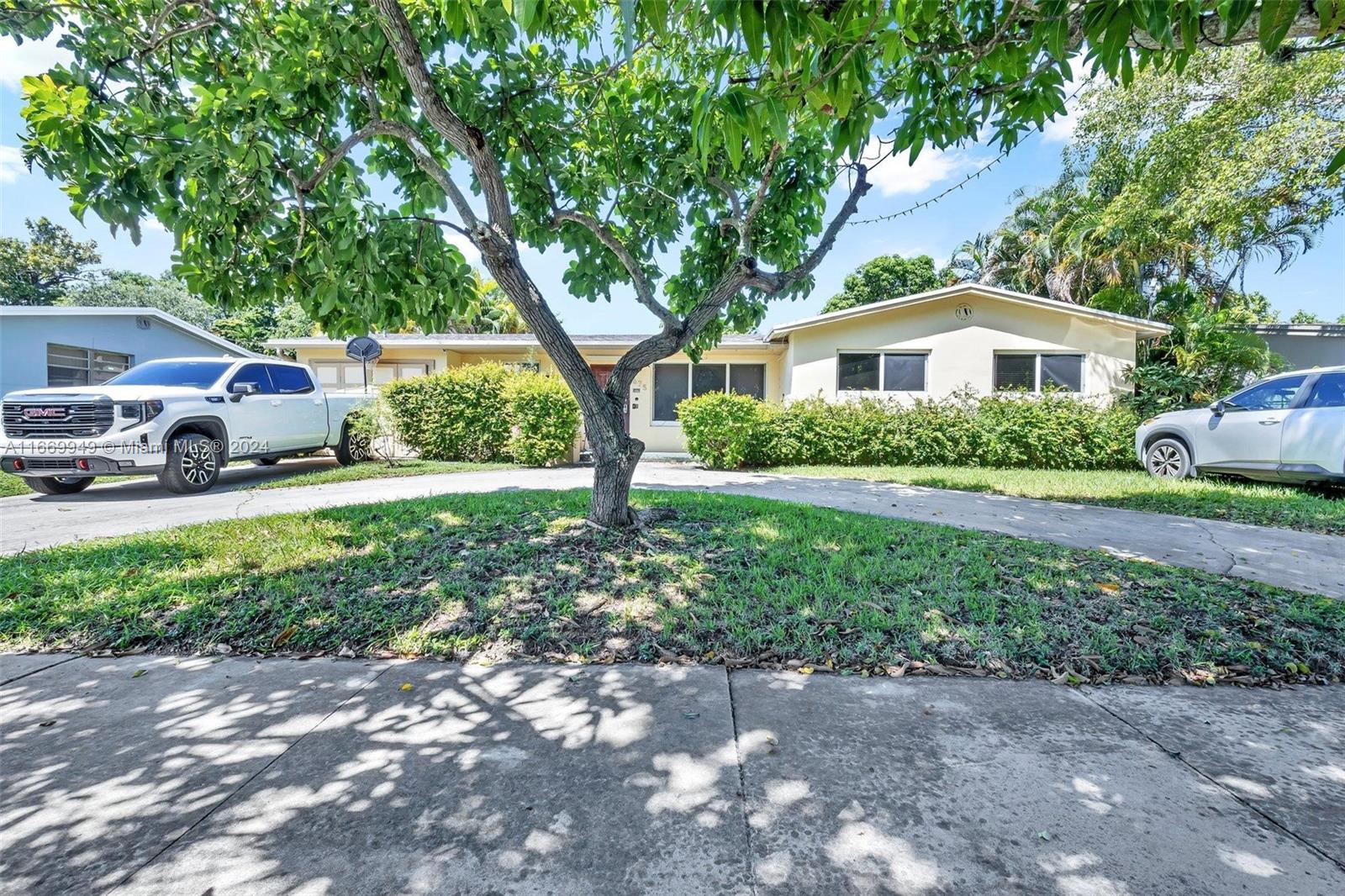 Property for Sale at 675 Ne 172nd St, Miami, Broward County, Florida - Bedrooms: 5 
Bathrooms: 3  - $925,000
