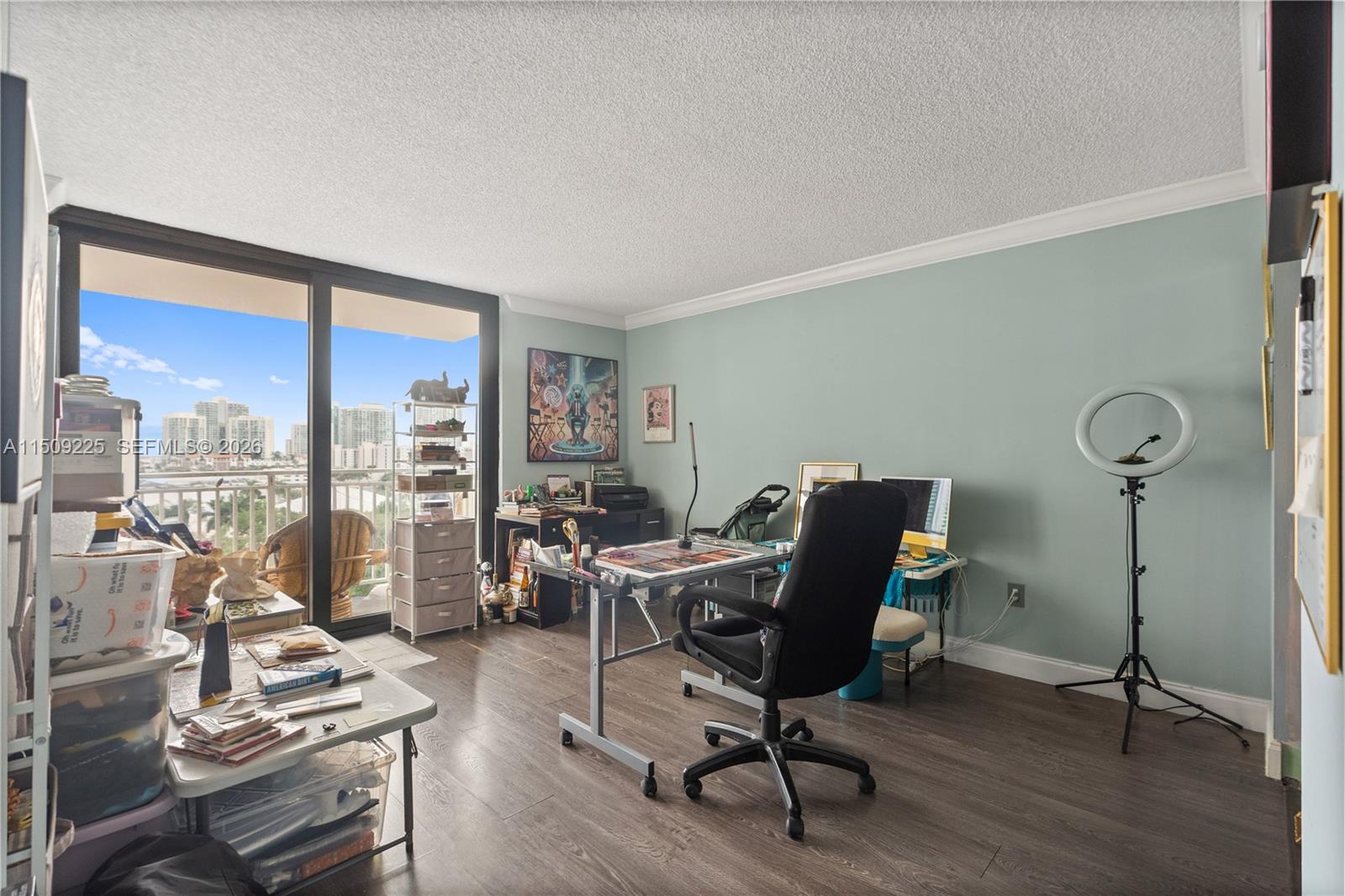 WINSTON TOWERS 600 CONDO - Residential