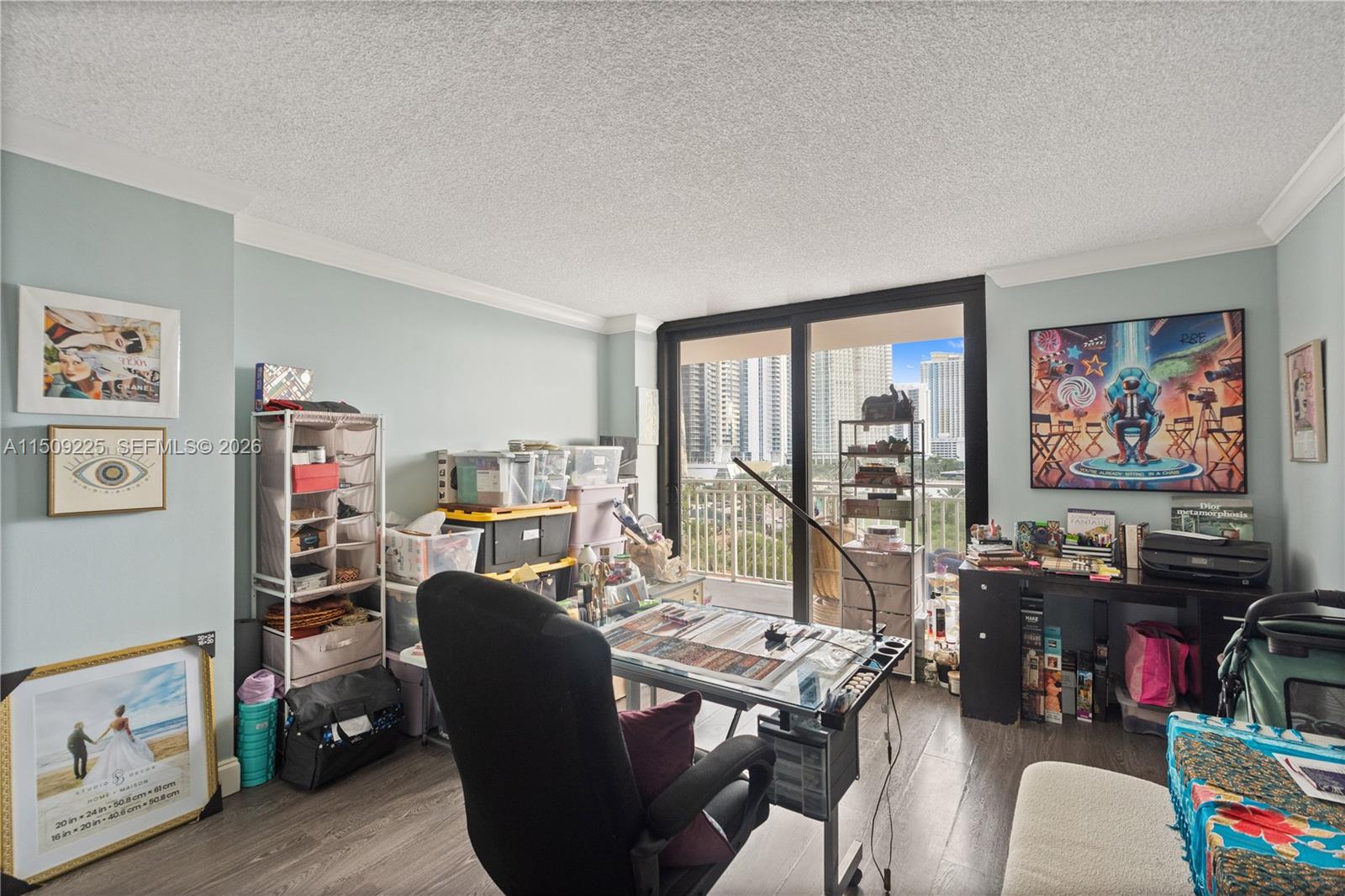 WINSTON TOWERS 600 CONDO - Residential