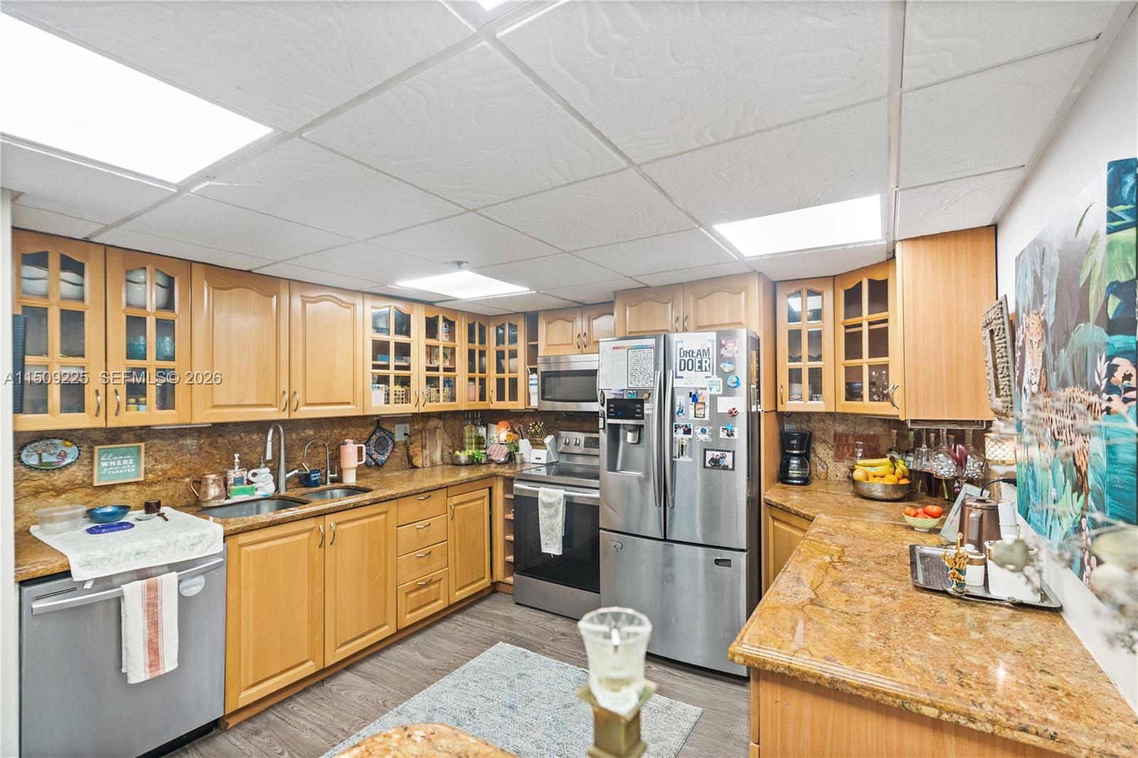 WINSTON TOWERS 600 CONDO - Residential