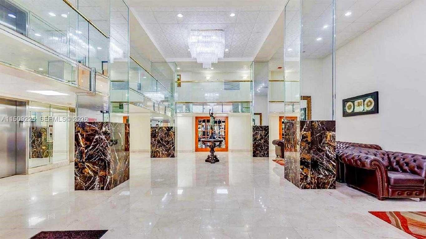 WINSTON TOWERS 600 CONDO - Residential