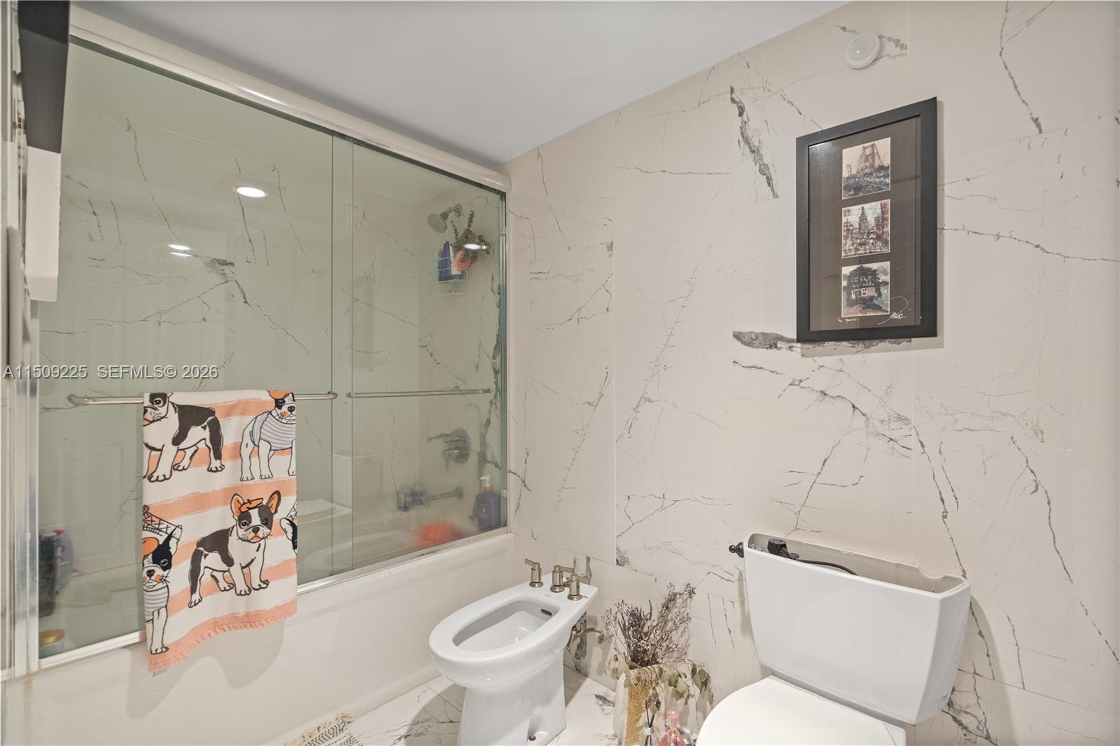 WINSTON TOWERS 600 CONDO - Residential