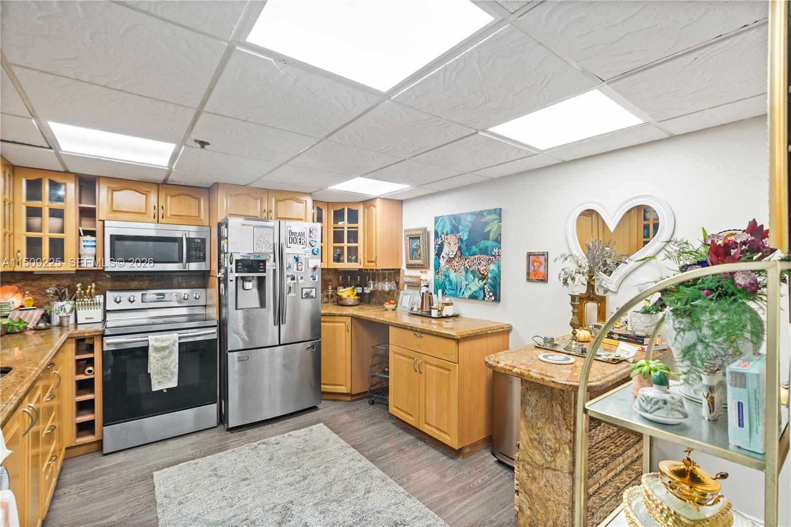 WINSTON TOWERS 600 CONDO - Residential