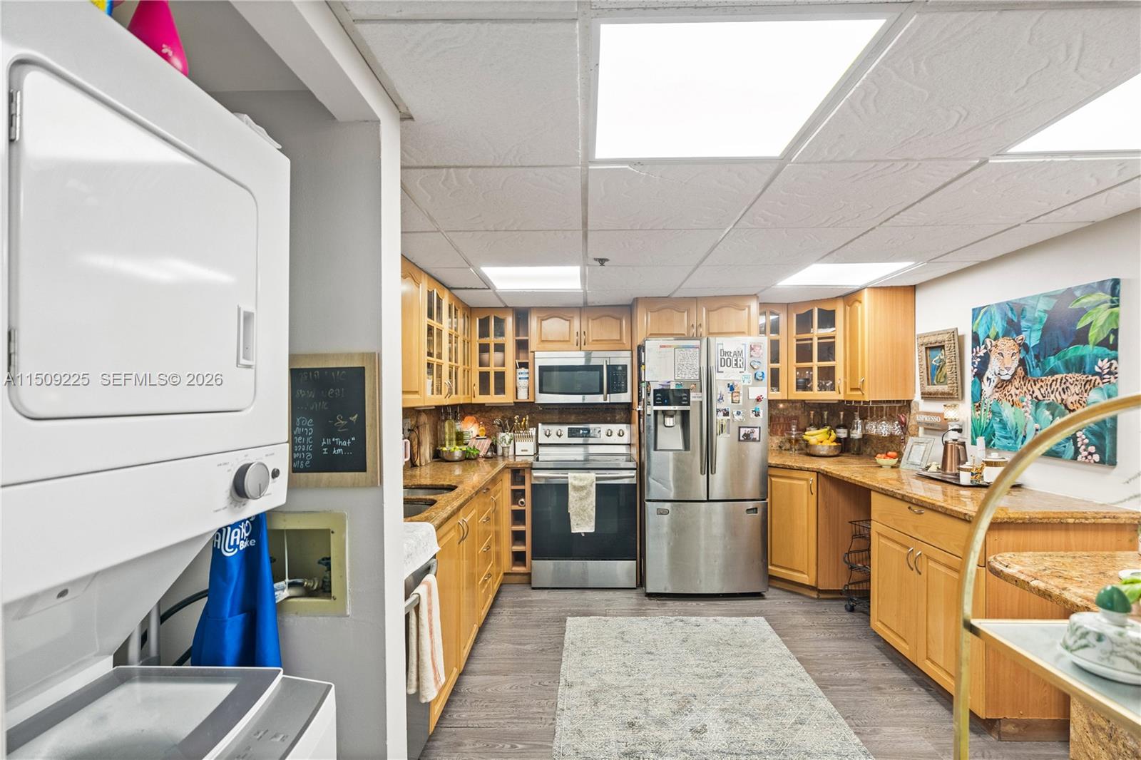 WINSTON TOWERS 600 CONDO - Residential