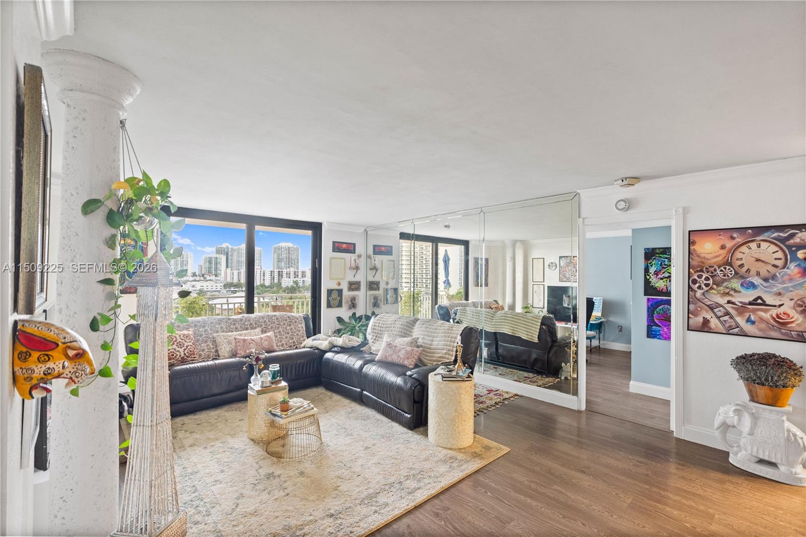 WINSTON TOWERS 600 CONDO - Residential