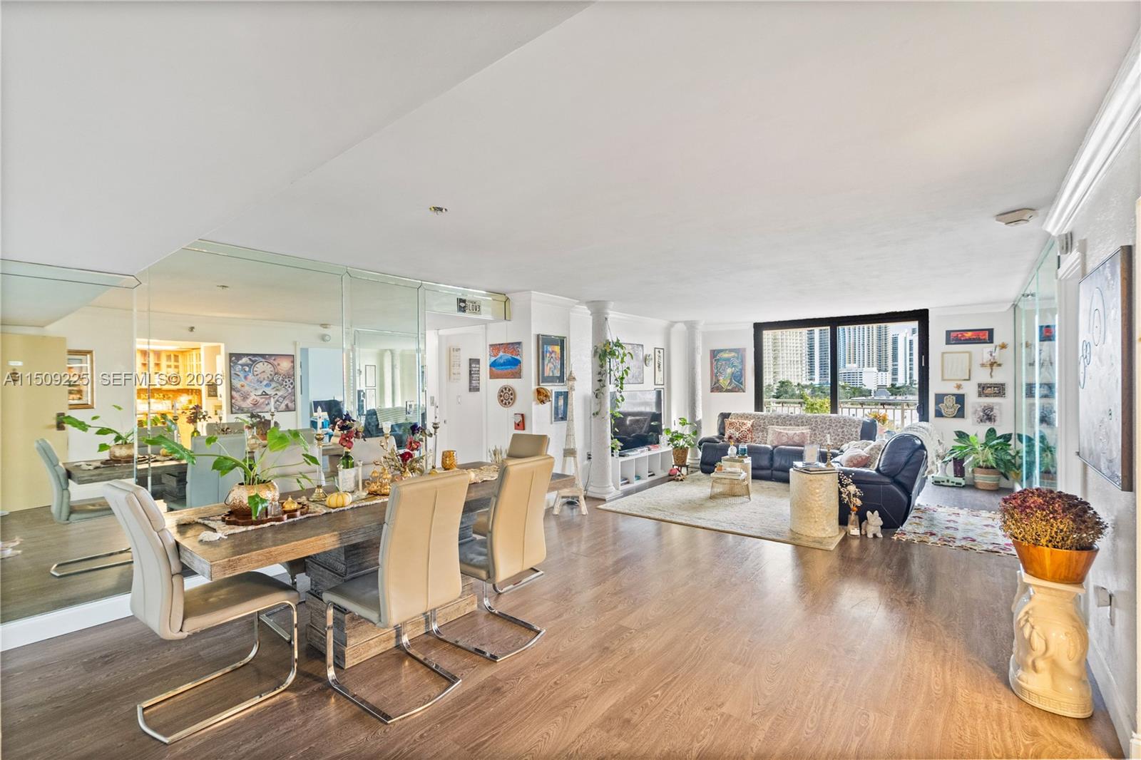 WINSTON TOWERS 600 CONDO - Residential