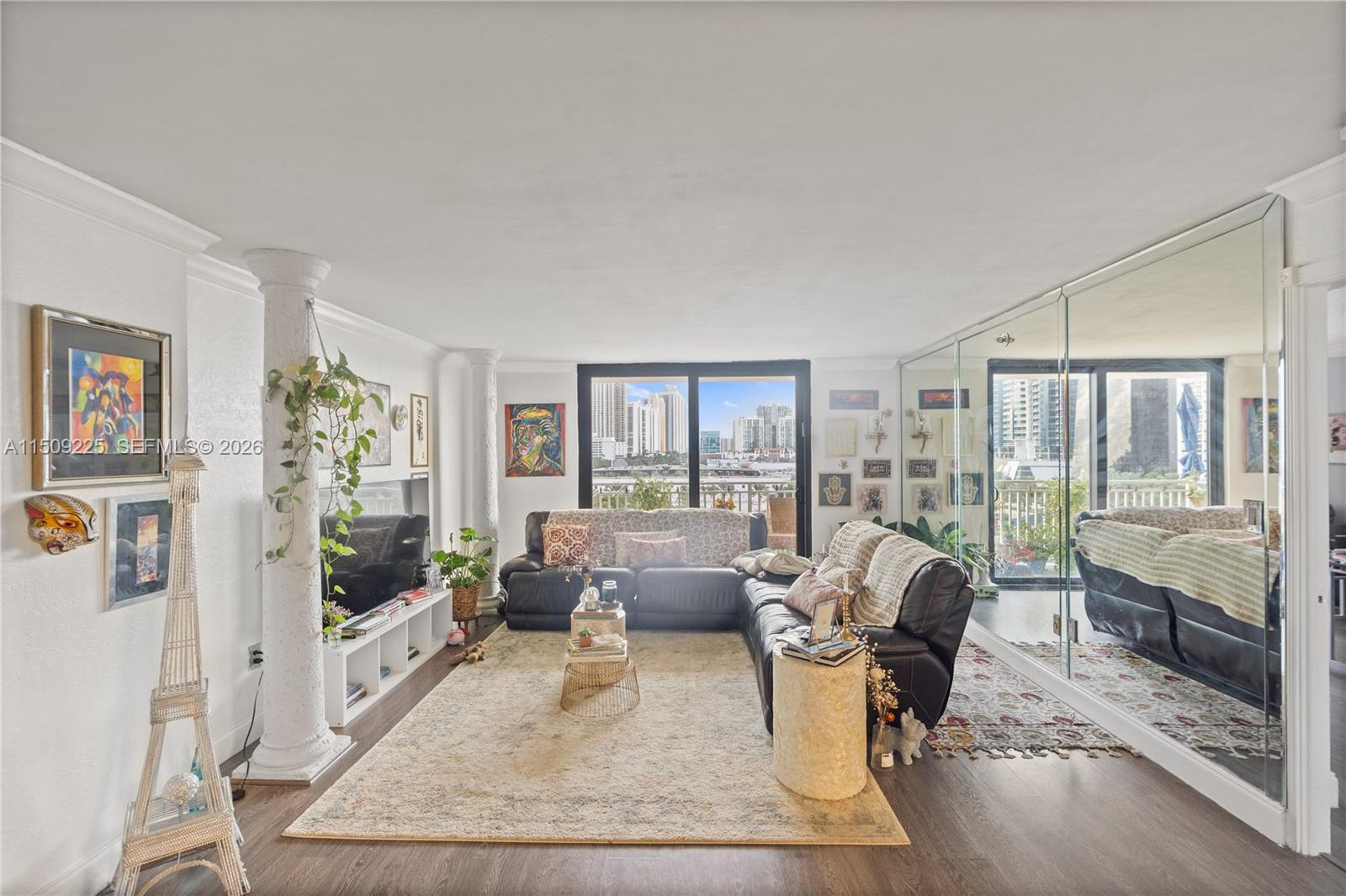 WINSTON TOWERS 600 CONDO - Residential