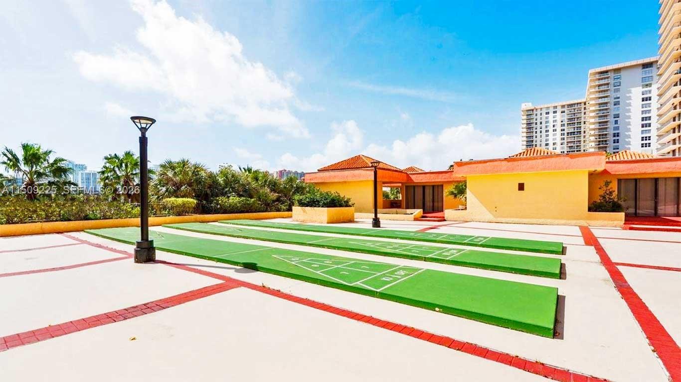 WINSTON TOWERS 600 CONDO - Residential