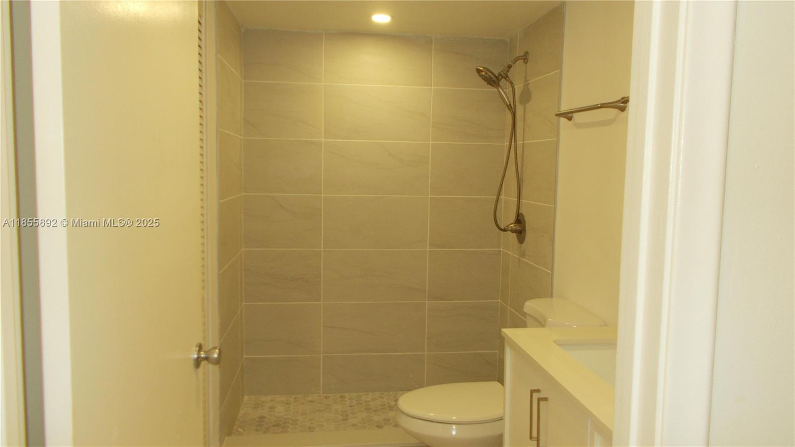 CAMBRIDGE AT CENTURY VILL - Residential Lease