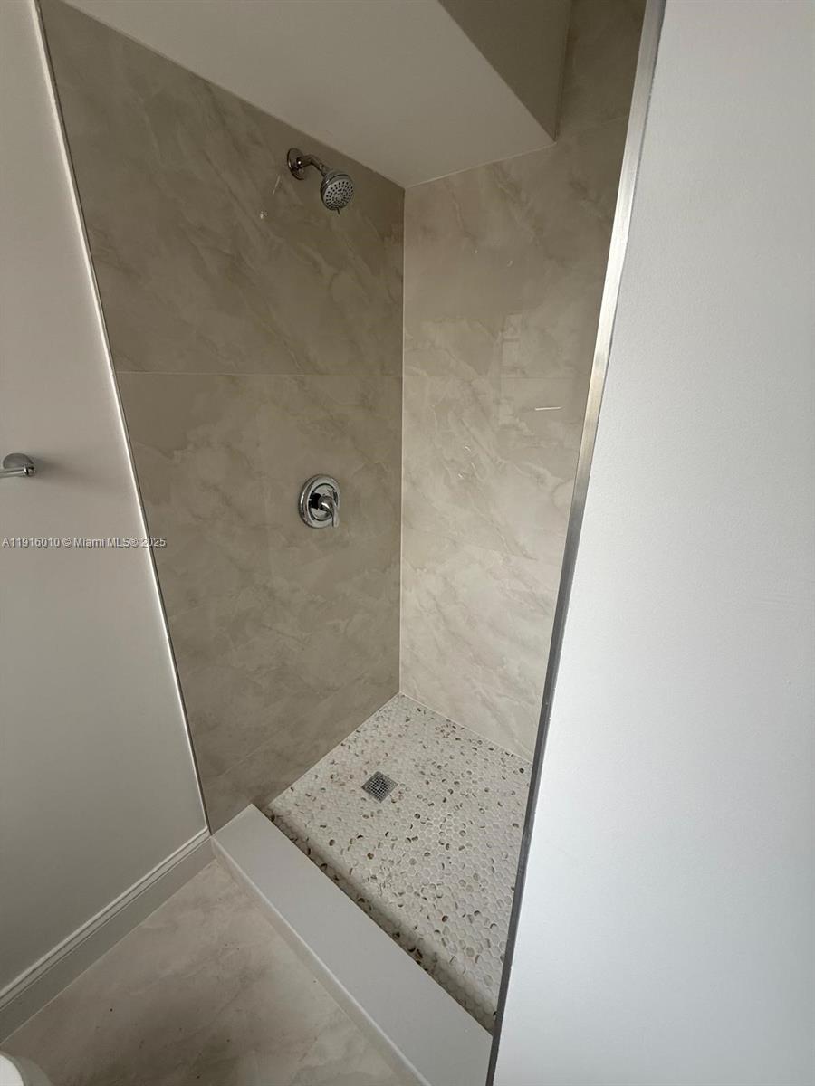 LAGO BELLO CONDO #1 - Residential Lease