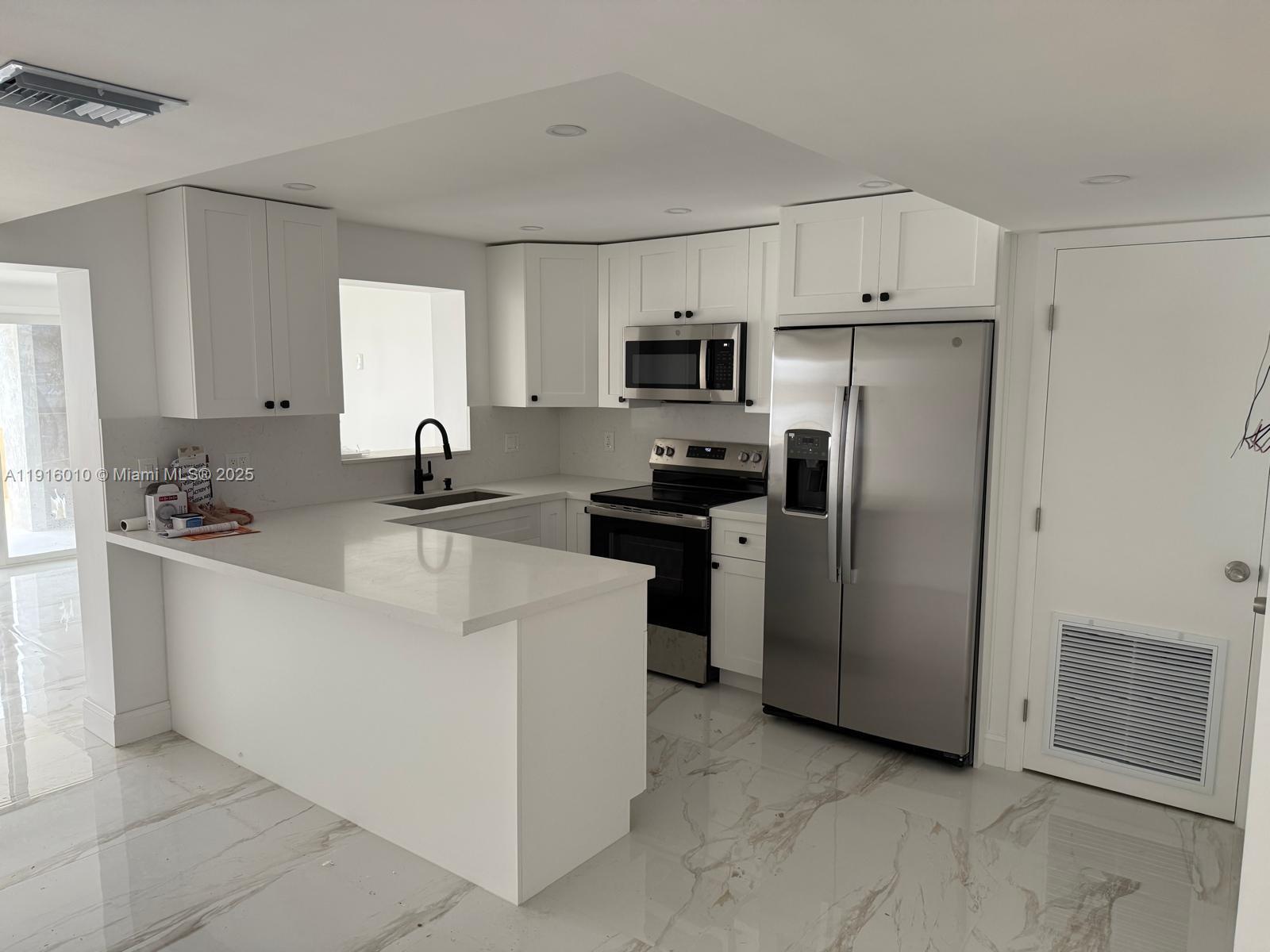 LAGO BELLO CONDO #1 - Residential Lease