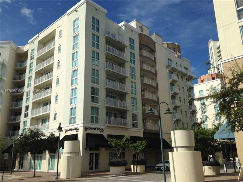 Excellent location, walking distance to Dadeland Mall, to metro rail, restaurants, to the universities and more. Nice and cozy apartment, steel appliances, ideal for a couple, students or single people. New photos will come soon.