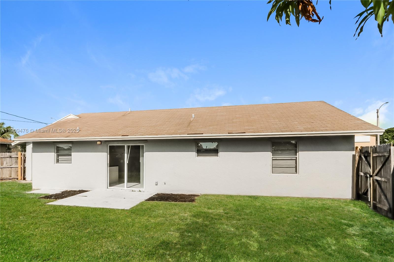 BOYNTON RIDGE - Residential Lease