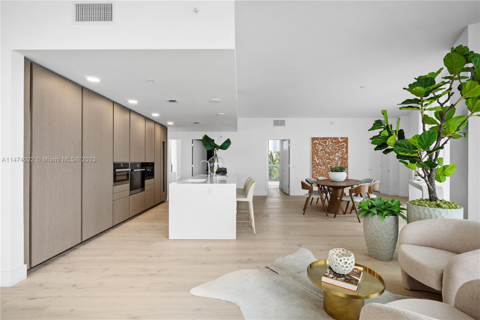 MONACO YACHT CLUB - Residential