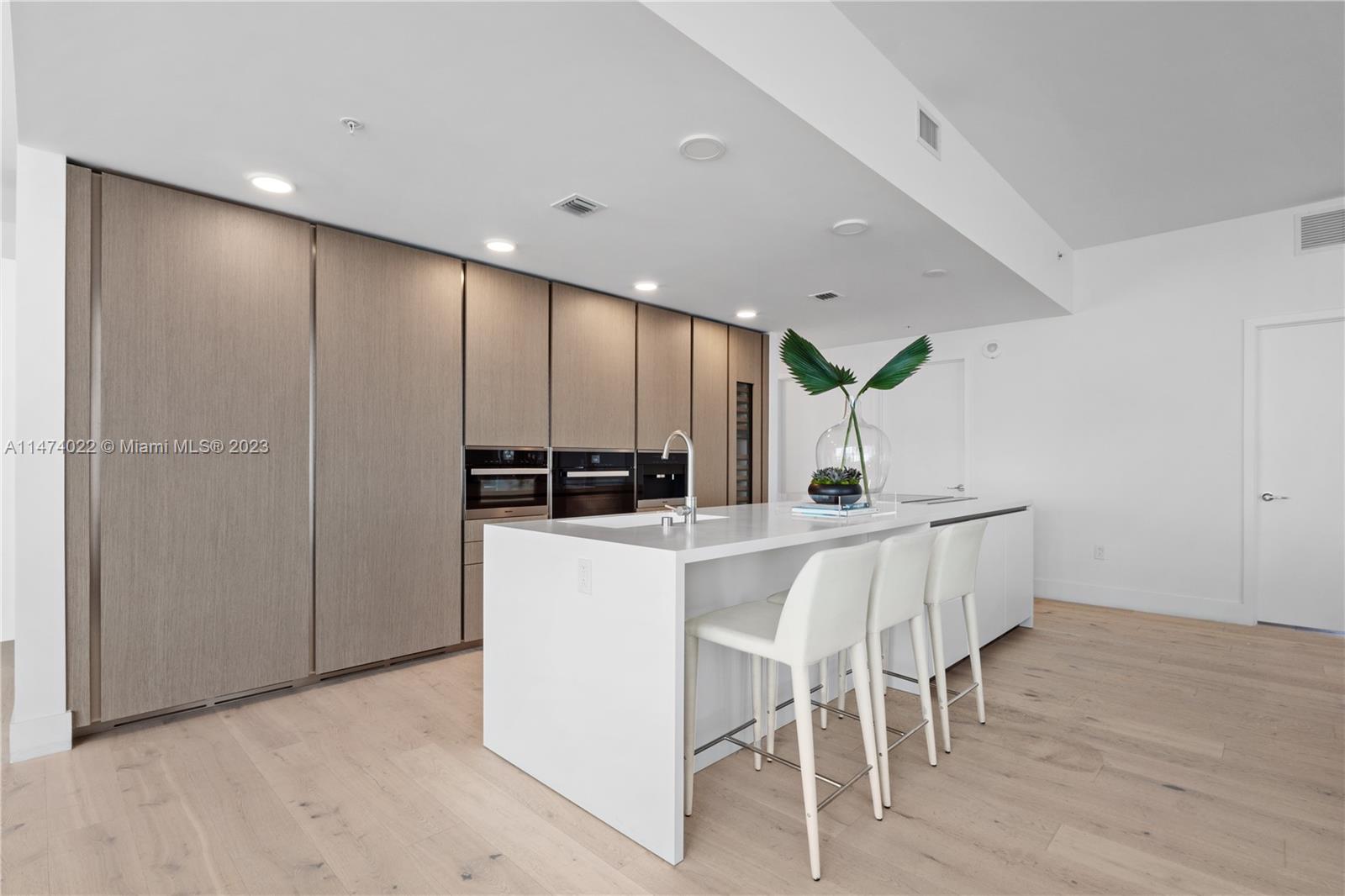 MONACO YACHT CLUB - Residential