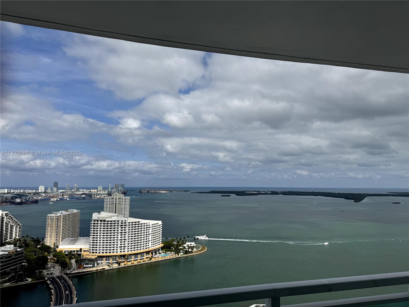 THE PLAZA 851 BRICKELL CO - Residential