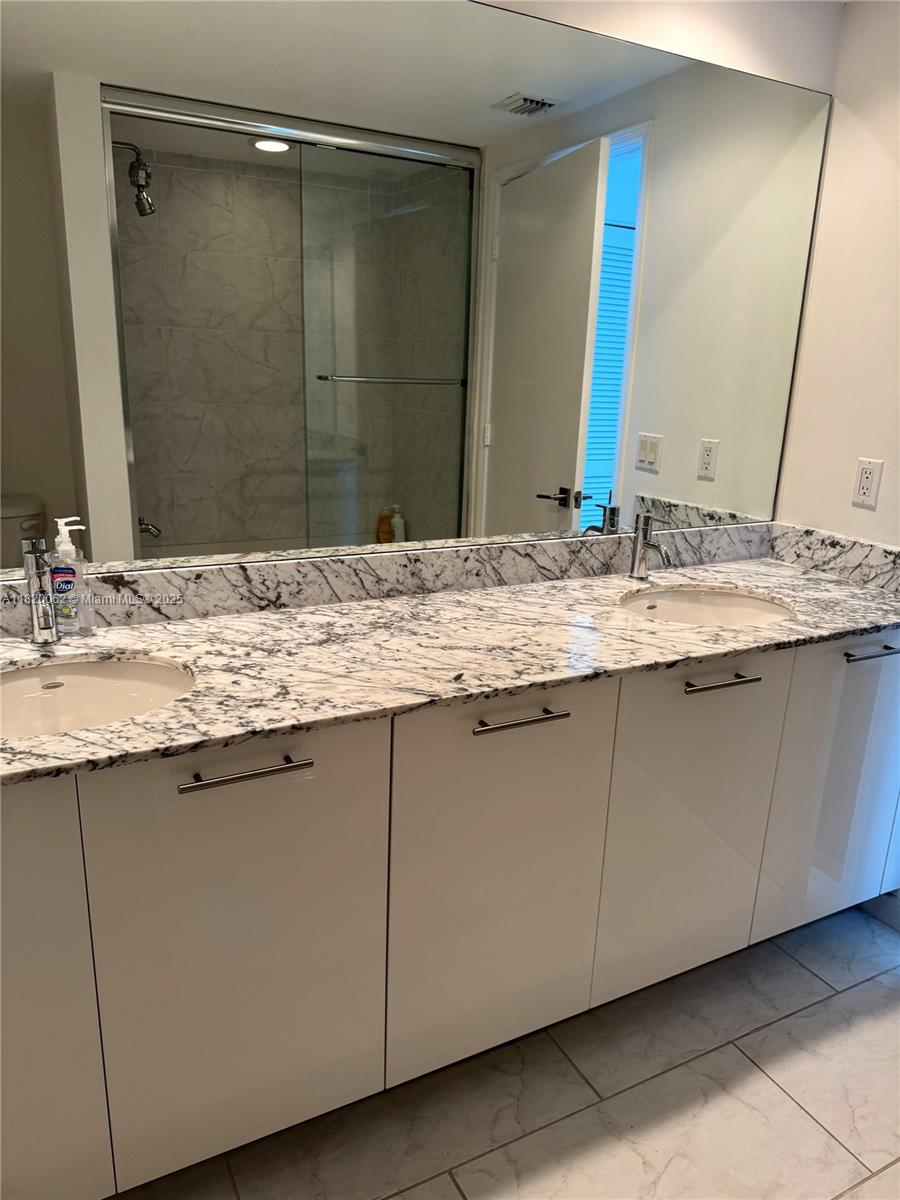 THE PLAZA 851 BRICKELL CO - Residential