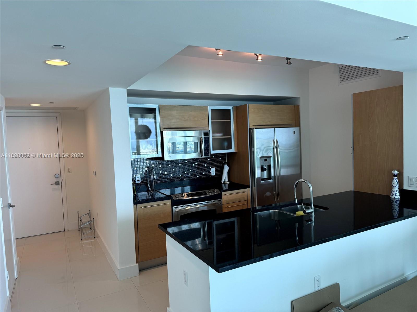 THE PLAZA 851 BRICKELL CO - Residential