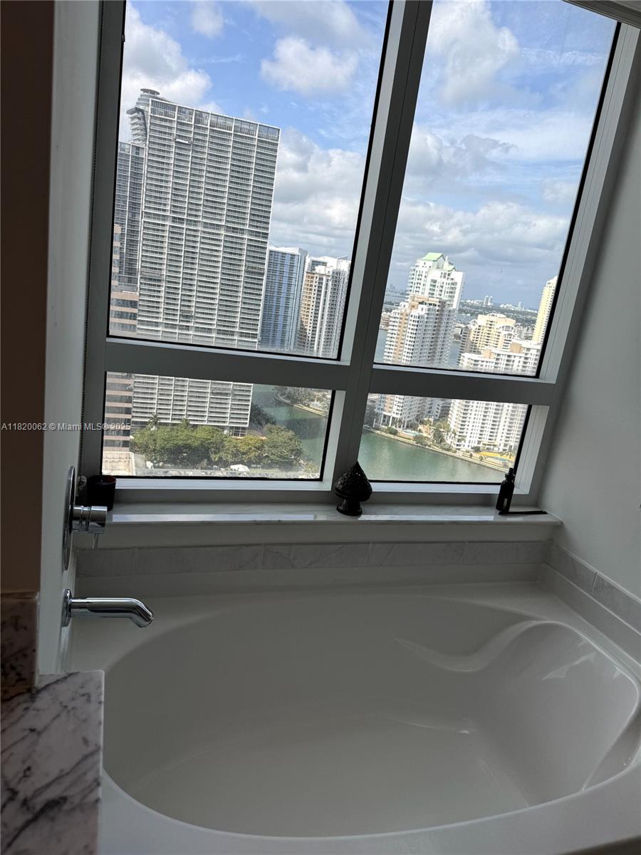 THE PLAZA 851 BRICKELL CO - Residential