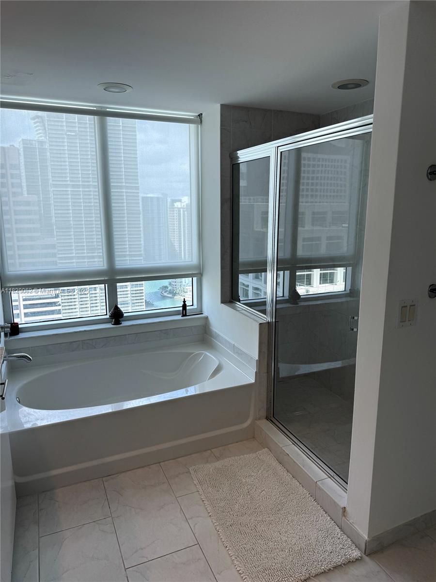 THE PLAZA 851 BRICKELL CO - Residential