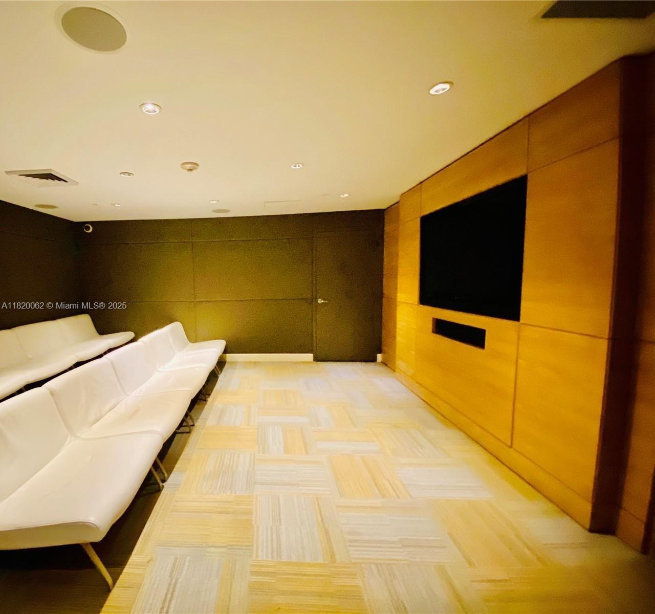 THE PLAZA 851 BRICKELL CO - Residential