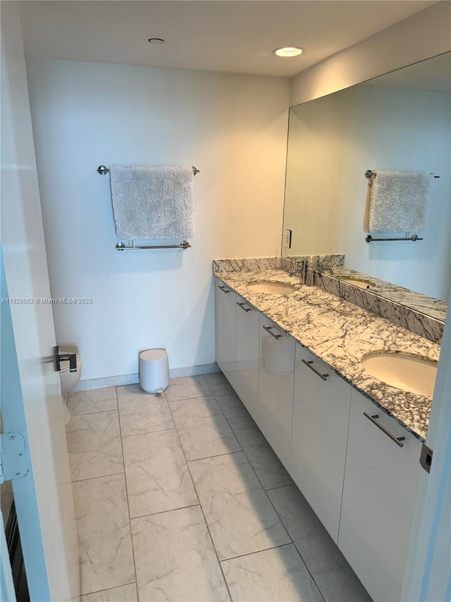 THE PLAZA 851 BRICKELL CO - Residential