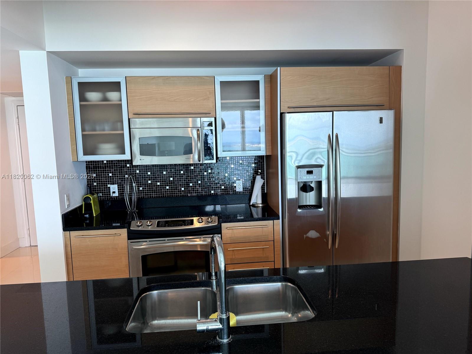 THE PLAZA 851 BRICKELL CO - Residential