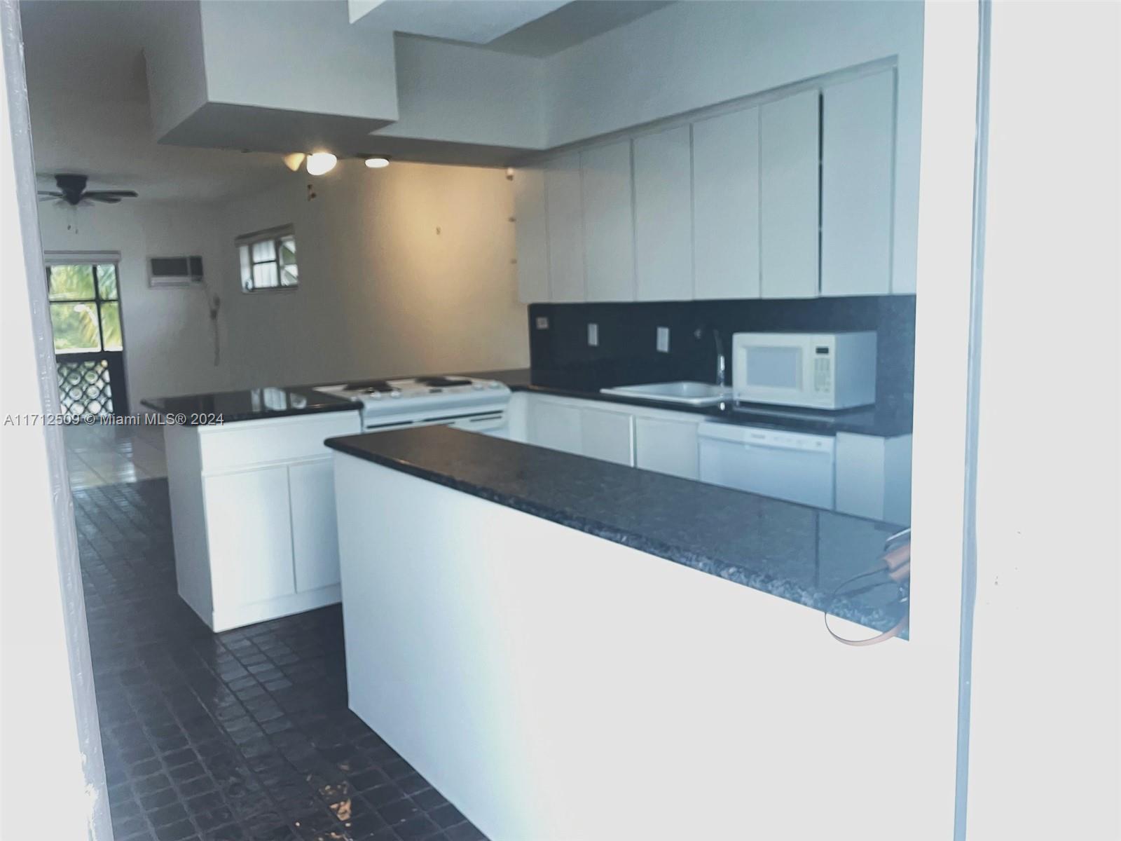 SANTONA CONDO - Residential Lease