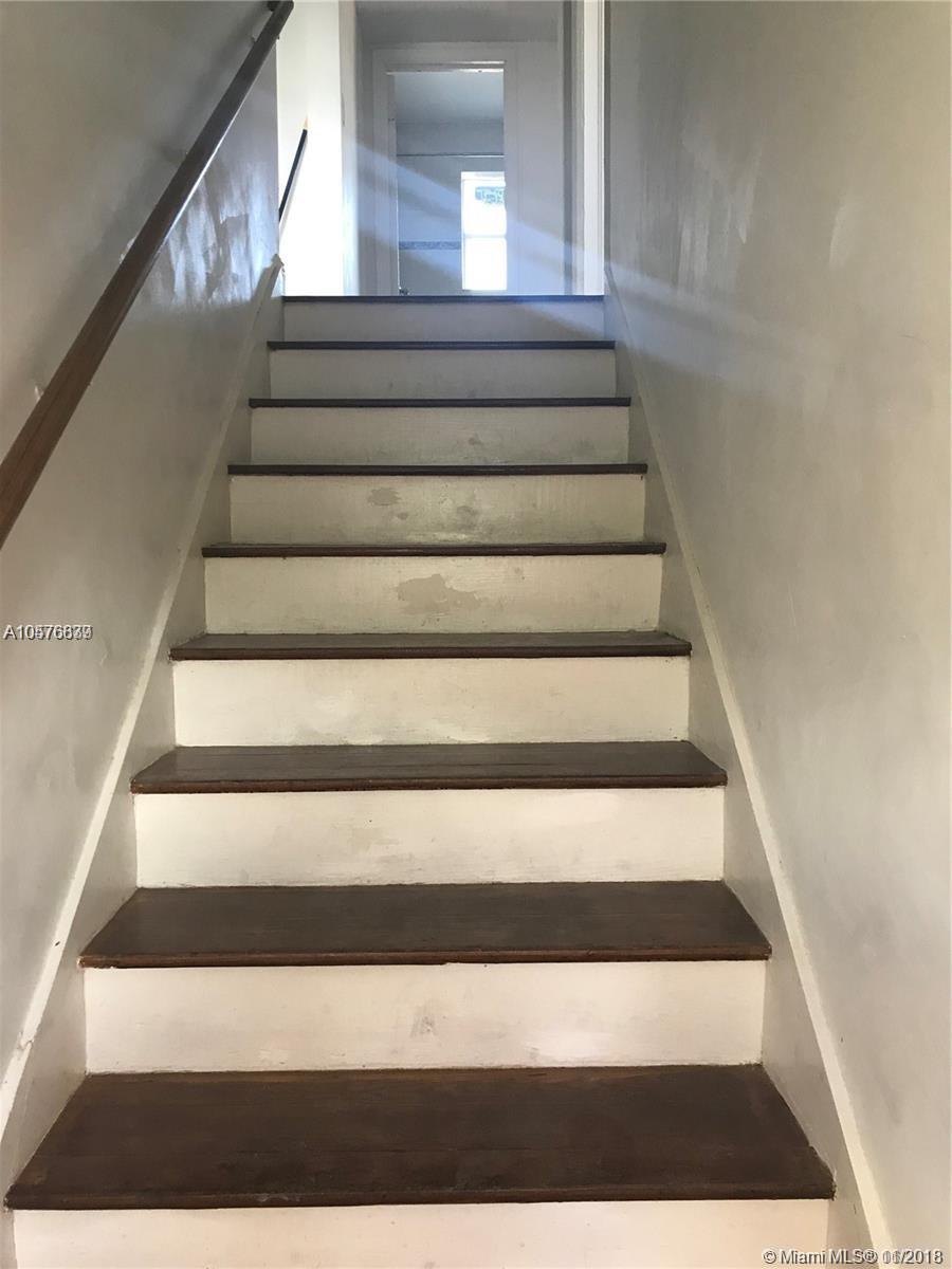 BISCAYNE BCH SUB - Residential Lease