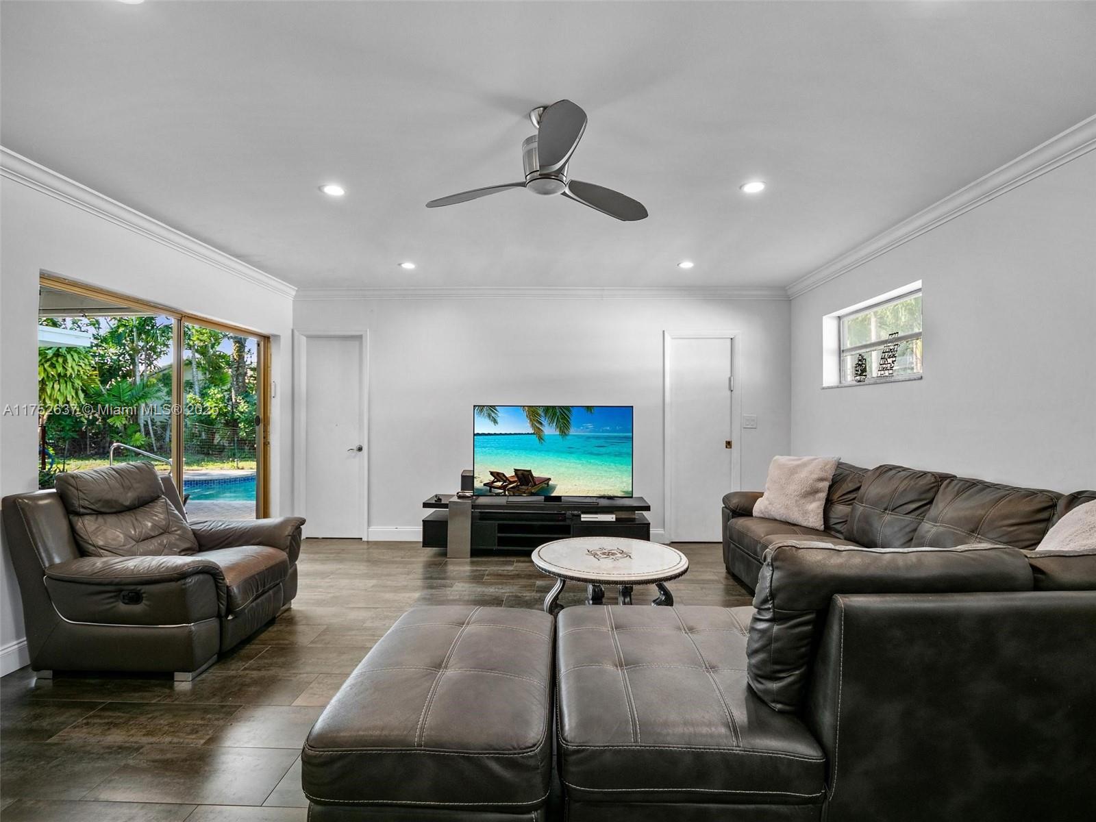 EMERALD HILLS - Residential