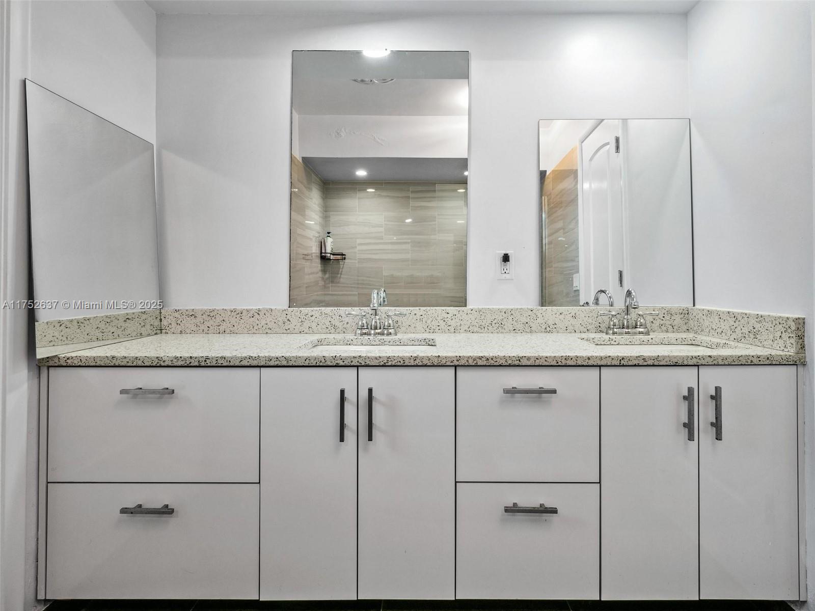 EMERALD HILLS - Residential